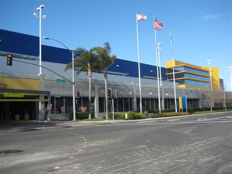 Ikea east palo alto - Go in through the entrance, follow the signs for returns, grab a cart from the semi-hidden hallway as you turn the corner. Just walk in past the cash registers and you can do Ikea in 1/10 the time. $1 nonfat vanilla yogurt cone, $2 two hotdogs, drink, chips, $1 cinnamon bun, $4 for 6 cinnamon buns, $1.75 pizza slice ...